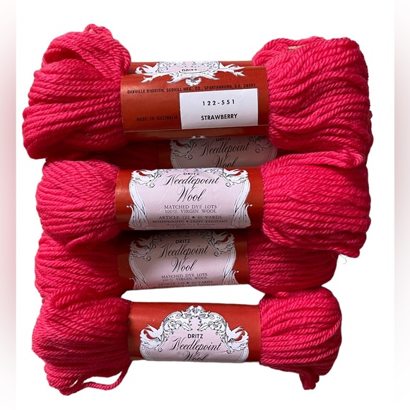 Strawberry VTG NOS Scovill Dritz Luxury 100% Virgin Wool Needlepoint 40 yds - Picture 3 of 4